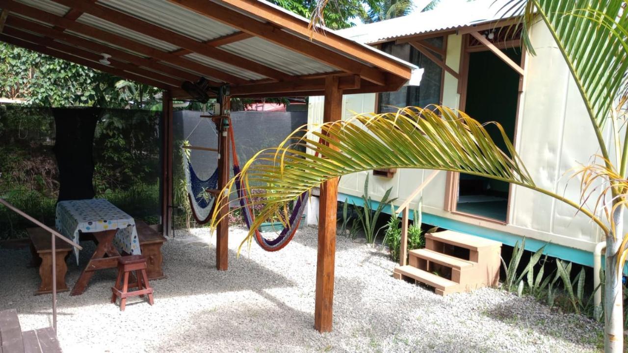 Container House Cahuita Ξενοδοχείο Εξωτερικό φωτογραφία