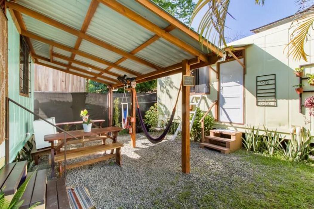 Container House Cahuita Ξενοδοχείο Εξωτερικό φωτογραφία