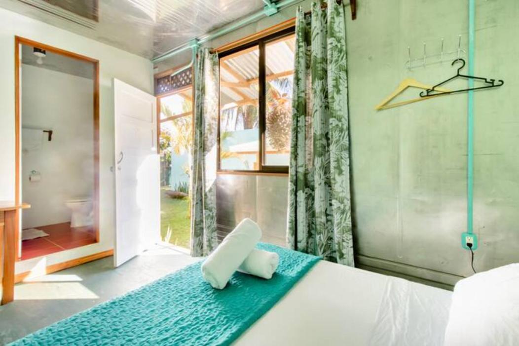 Container House Cahuita Ξενοδοχείο Εξωτερικό φωτογραφία