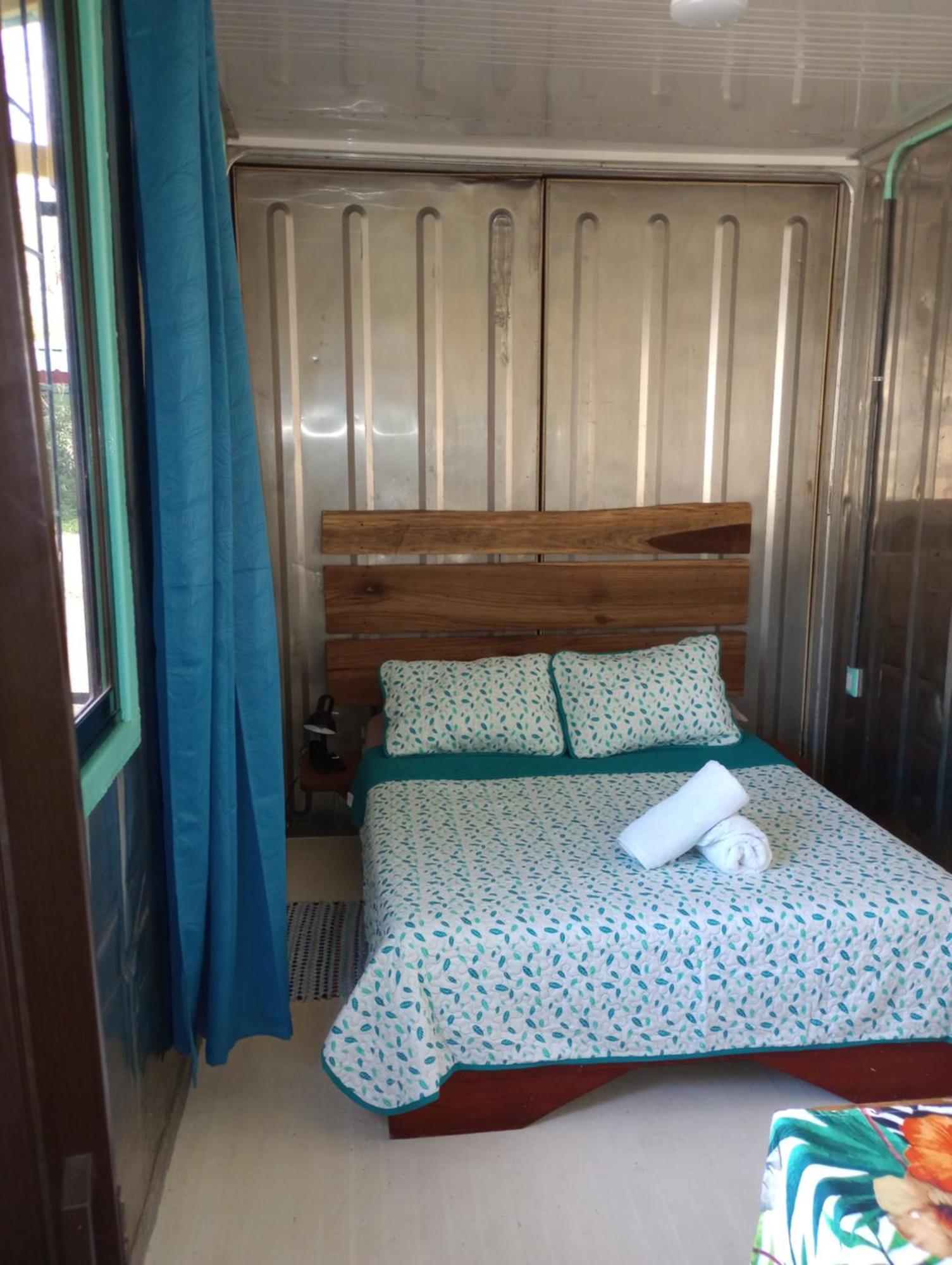 Container House Cahuita Ξενοδοχείο Εξωτερικό φωτογραφία